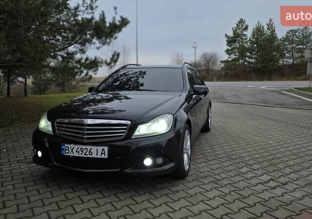 Чорний Мерседес Ц-Клас, об'ємом двигуна 2.14 л та пробігом 260 тис. км за 9700 $, фото 8 на Automoto.ua