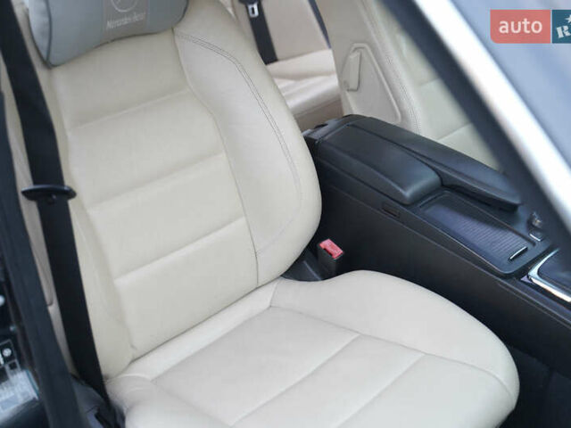 Черный Мерседес Ц-Класс, объемом двигателя 2.2 л и пробегом 357 тыс. км за 11250 $, фото 20 на Automoto.ua