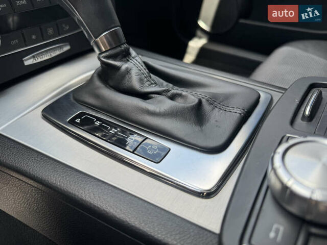 Черный Мерседес Ц-Класс, объемом двигателя 2.2 л и пробегом 289 тыс. км за 9900 $, фото 35 на Automoto.ua