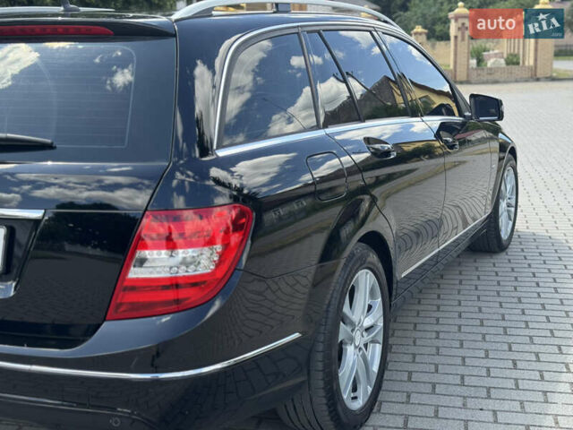 Черный Мерседес Ц-Класс, объемом двигателя 2.2 л и пробегом 289 тыс. км за 9900 $, фото 23 на Automoto.ua