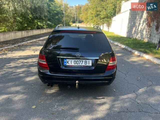 Черный Мерседес Ц-Класс, объемом двигателя 2.1 л и пробегом 357 тыс. км за 9999 $, фото 26 на Automoto.ua