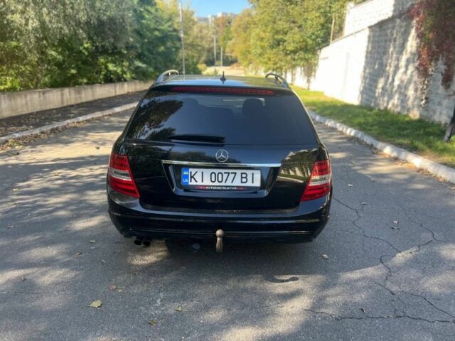 Черный Мерседес Ц-Класс, объемом двигателя 2.1 л и пробегом 450 тыс. км за 10500 $, фото 7 на Automoto.ua