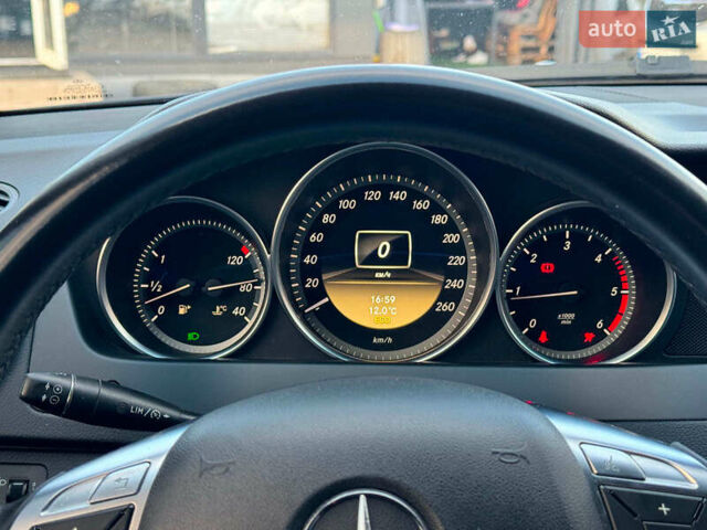 Чорний Мерседес Ц-Клас, об'ємом двигуна 2.2 л та пробігом 240 тис. км за 10000 $, фото 25 на Automoto.ua