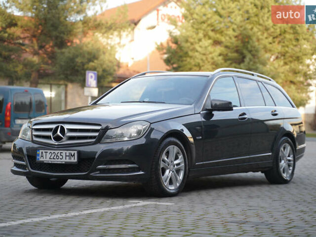 Черный Мерседес Ц-Класс, объемом двигателя 2.2 л и пробегом 357 тыс. км за 11250 $, фото 47 на Automoto.ua