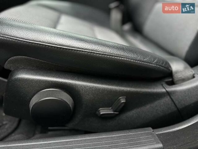 Черный Мерседес Ц-Класс, объемом двигателя 2.2 л и пробегом 245 тыс. км за 10200 $, фото 12 на Automoto.ua