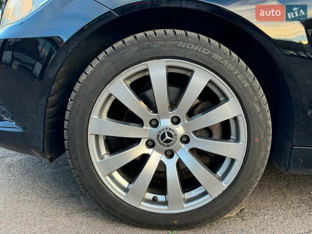 Чорний Мерседес Ц-Клас, об'ємом двигуна 2.2 л та пробігом 240 тис. км за 10000 $, фото 10 на Automoto.ua