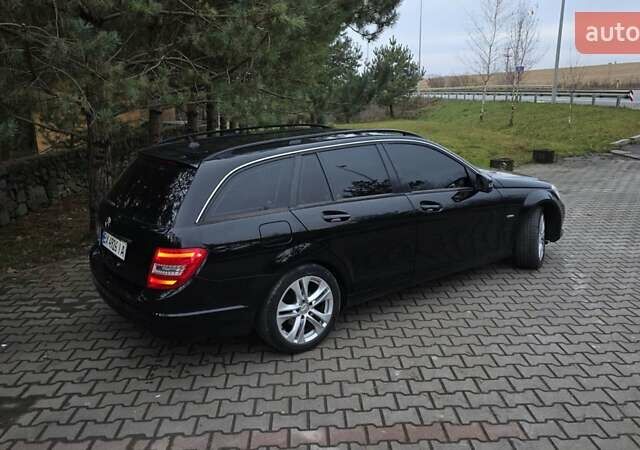 Чорний Мерседес Ц-Клас, об'ємом двигуна 2.14 л та пробігом 260 тис. км за 9700 $, фото 2 на Automoto.ua