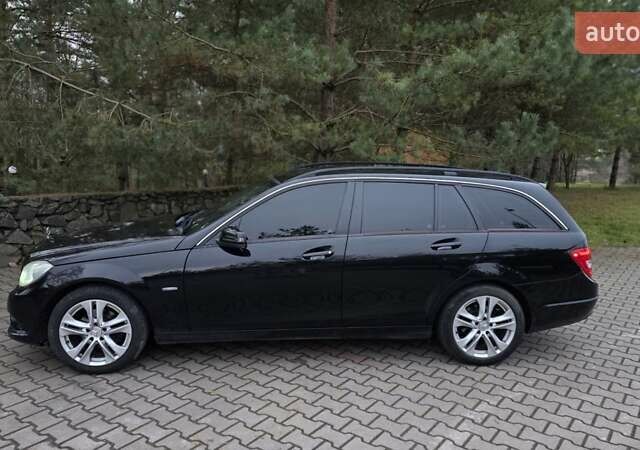 Чорний Мерседес Ц-Клас, об'ємом двигуна 2.14 л та пробігом 260 тис. км за 9700 $, фото 3 на Automoto.ua