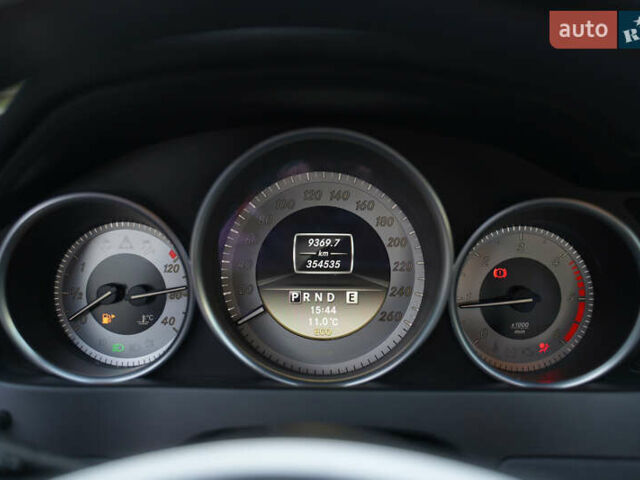 Черный Мерседес Ц-Класс, объемом двигателя 2.2 л и пробегом 357 тыс. км за 11250 $, фото 34 на Automoto.ua