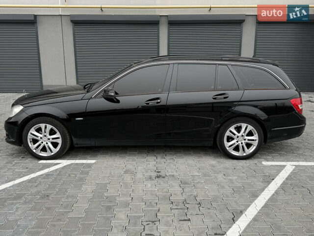 Черный Мерседес Ц-Класс, объемом двигателя 2.15 л и пробегом 261 тыс. км за 9199 $, фото 5 на Automoto.ua