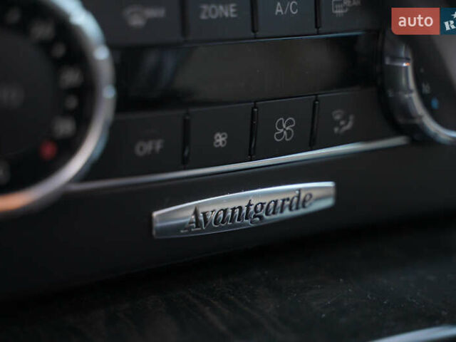 Черный Мерседес Ц-Класс, объемом двигателя 2.2 л и пробегом 357 тыс. км за 11250 $, фото 48 на Automoto.ua