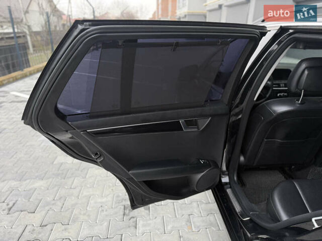 Черный Мерседес Ц-Класс, объемом двигателя 2.15 л и пробегом 261 тыс. км за 9199 $, фото 16 на Automoto.ua