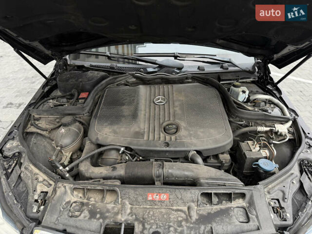 Черный Мерседес Ц-Класс, объемом двигателя 2.15 л и пробегом 261 тыс. км за 9199 $, фото 31 на Automoto.ua