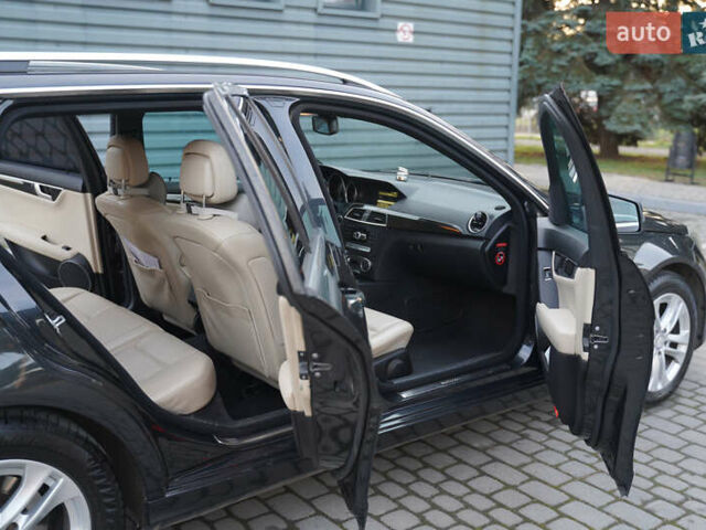 Черный Мерседес Ц-Класс, объемом двигателя 2.2 л и пробегом 357 тыс. км за 11250 $, фото 17 на Automoto.ua