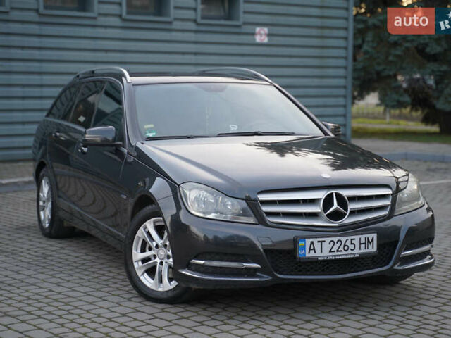 Черный Мерседес Ц-Класс, объемом двигателя 2.2 л и пробегом 357 тыс. км за 11250 $, фото 13 на Automoto.ua