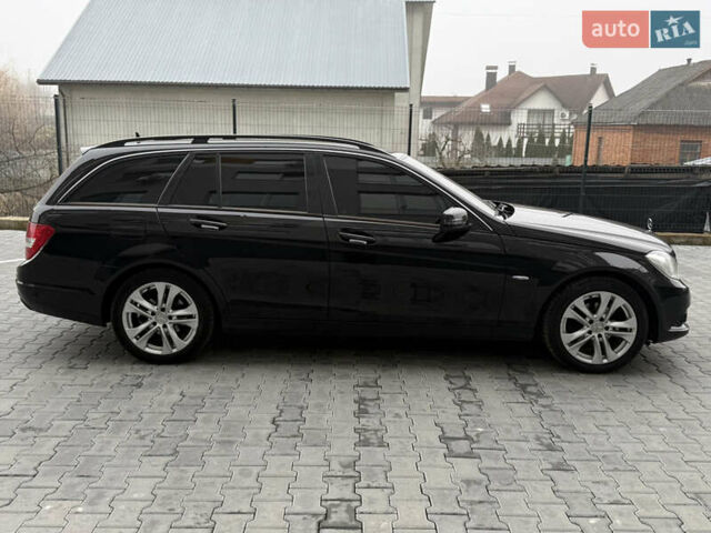 Черный Мерседес Ц-Класс, объемом двигателя 2.15 л и пробегом 261 тыс. км за 9199 $, фото 9 на Automoto.ua