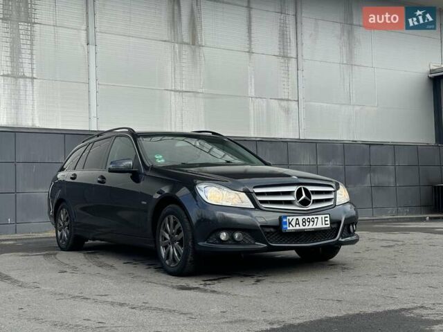 Чорний Мерседес Ц-Клас, об'ємом двигуна 2.14 л та пробігом 295 тис. км за 10700 $, фото 34 на Automoto.ua