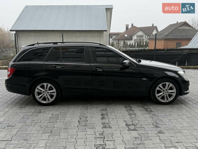 Черный Мерседес Ц-Класс, объемом двигателя 2.15 л и пробегом 261 тыс. км за 9199 $, фото 4 на Automoto.ua