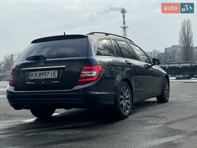 Чорний Мерседес Ц-Клас, об'ємом двигуна 2.14 л та пробігом 295 тис. км за 10700 $, фото 51 на Automoto.ua