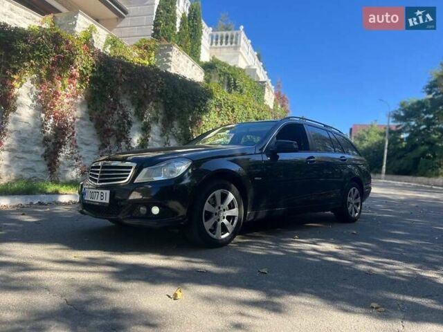 Черный Мерседес Ц-Класс, объемом двигателя 2.1 л и пробегом 357 тыс. км за 9999 $, фото 13 на Automoto.ua