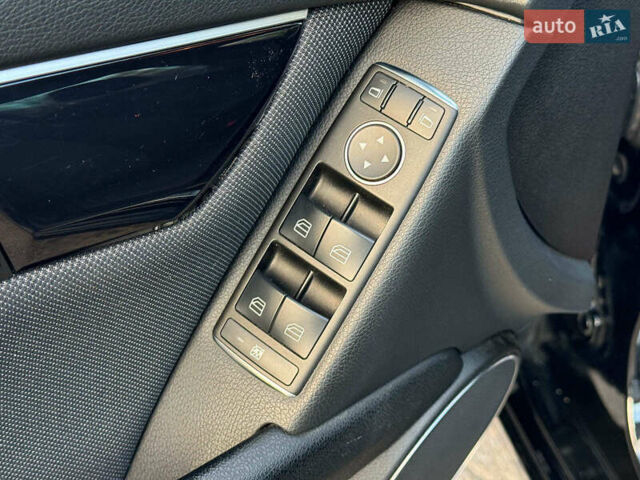 Чорний Мерседес Ц-Клас, об'ємом двигуна 2.2 л та пробігом 240 тис. км за 10000 $, фото 12 на Automoto.ua