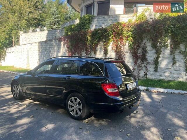 Черный Мерседес Ц-Класс, объемом двигателя 2.1 л и пробегом 357 тыс. км за 9999 $, фото 22 на Automoto.ua