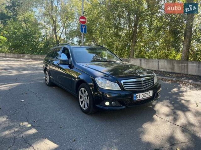 Черный Мерседес Ц-Класс, объемом двигателя 2.1 л и пробегом 357 тыс. км за 9999 $, фото 17 на Automoto.ua