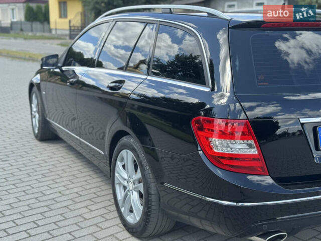 Черный Мерседес Ц-Класс, объемом двигателя 2.2 л и пробегом 289 тыс. км за 9900 $, фото 24 на Automoto.ua