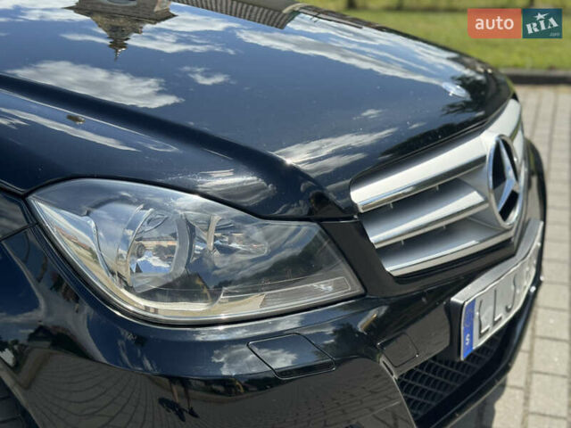 Чорний Мерседес Ц-Клас, об'ємом двигуна 2.2 л та пробігом 289 тис. км за 10950 $, фото 21 на Automoto.ua