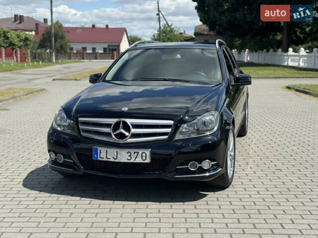 Чорний Мерседес Ц-Клас, об'ємом двигуна 2.2 л та пробігом 289 тис. км за 10950 $, фото 2 на Automoto.ua
