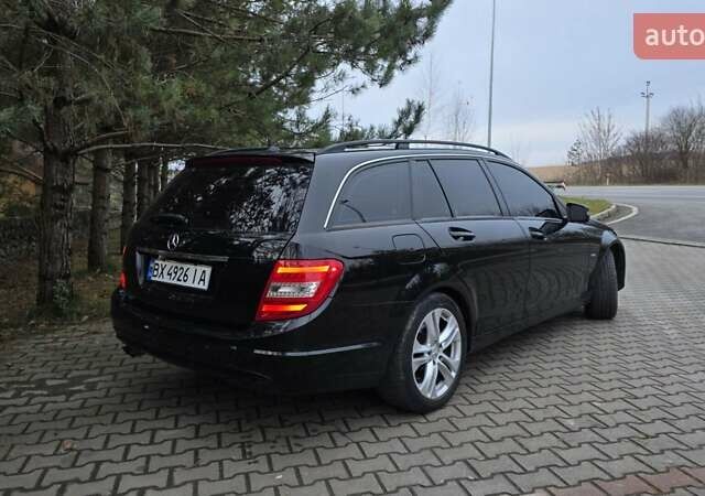 Чорний Мерседес Ц-Клас, об'ємом двигуна 2.14 л та пробігом 260 тис. км за 9700 $, фото 1 на Automoto.ua