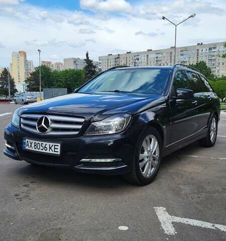 Чорний Мерседес Ц-Клас, об'ємом двигуна 2.14 л та пробігом 299 тис. км за 10700 $, фото 2 на Automoto.ua