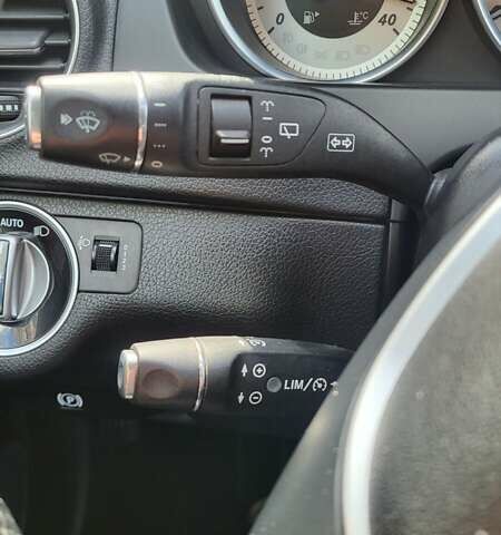 Чорний Мерседес Ц-Клас, об'ємом двигуна 2.14 л та пробігом 299 тис. км за 10700 $, фото 16 на Automoto.ua