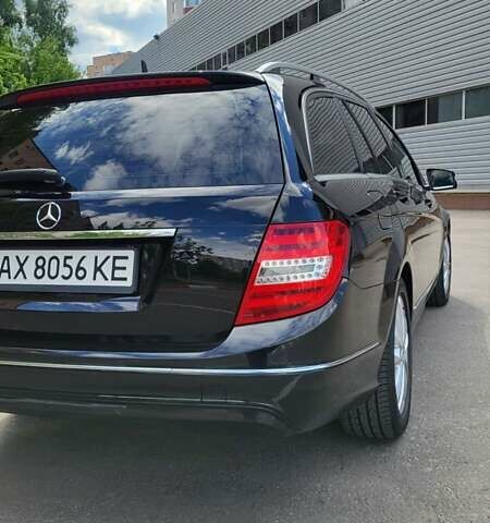 Чорний Мерседес Ц-Клас, об'ємом двигуна 2.14 л та пробігом 299 тис. км за 10700 $, фото 7 на Automoto.ua