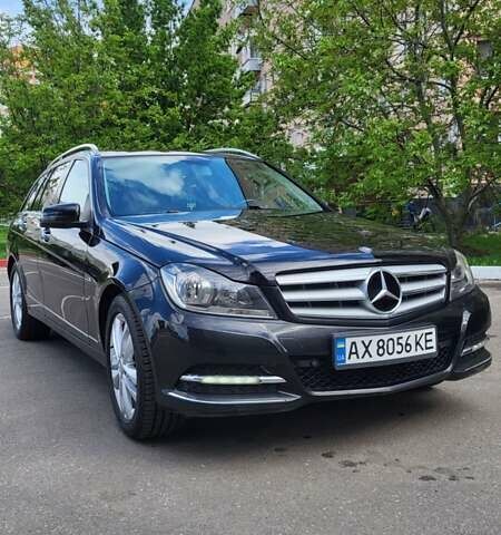 Чорний Мерседес Ц-Клас, об'ємом двигуна 2.14 л та пробігом 299 тис. км за 10700 $, фото 3 на Automoto.ua