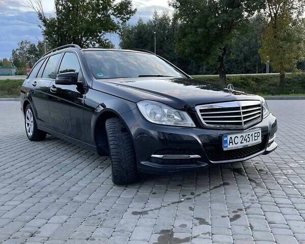 Черный Мерседес Ц-Класс, объемом двигателя 2.1 л и пробегом 344 тыс. км за 11500 $, фото 5 на Automoto.ua