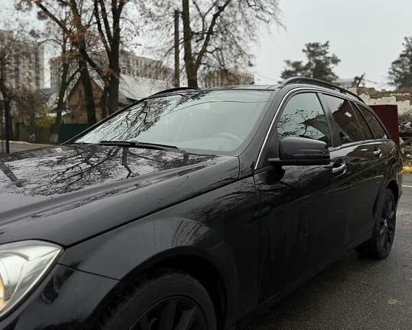 Черный Мерседес Ц-Класс, объемом двигателя 2.14 л и пробегом 277 тыс. км за 13999 $, фото 3 на Automoto.ua