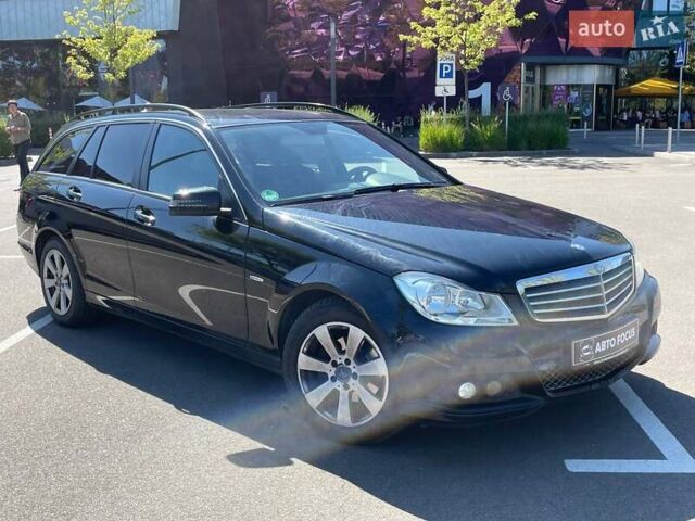 Чорний Мерседес Ц-Клас, об'ємом двигуна 2.14 л та пробігом 284 тис. км за 10990 $, фото 3 на Automoto.ua