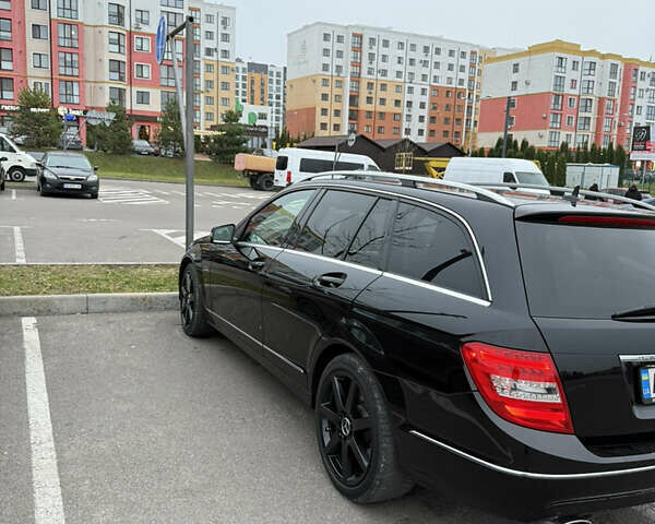 Черный Мерседес Ц-Класс, объемом двигателя 2.14 л и пробегом 295 тыс. км за 12500 $, фото 4 на Automoto.ua