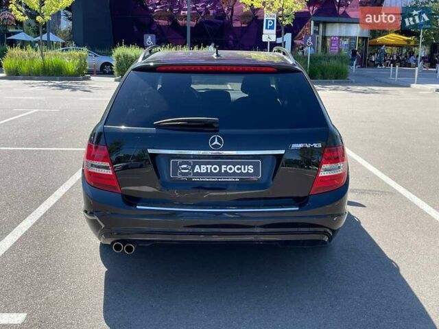 Чорний Мерседес Ц-Клас, об'ємом двигуна 2.14 л та пробігом 284 тис. км за 10990 $, фото 5 на Automoto.ua