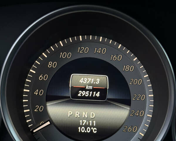 Черный Мерседес Ц-Класс, объемом двигателя 2.14 л и пробегом 295 тыс. км за 12500 $, фото 15 на Automoto.ua