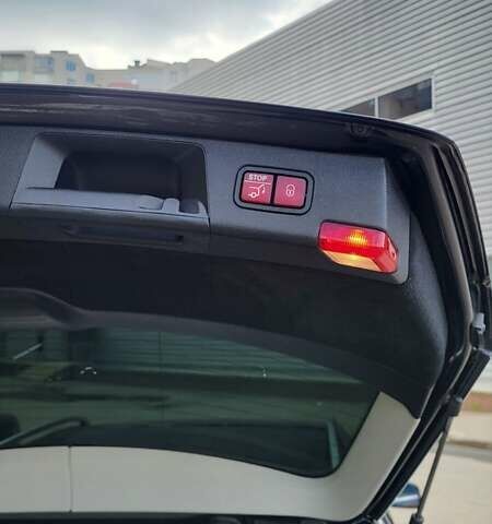 Чорний Мерседес Ц-Клас, об'ємом двигуна 2.14 л та пробігом 299 тис. км за 10700 $, фото 10 на Automoto.ua