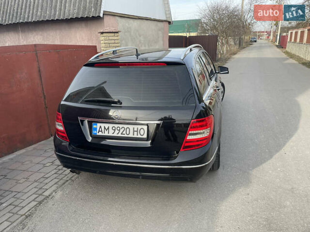 Чорний Мерседес Ц-Клас, об'ємом двигуна 2.2 л та пробігом 254 тис. км за 11400 $, фото 4 на Automoto.ua