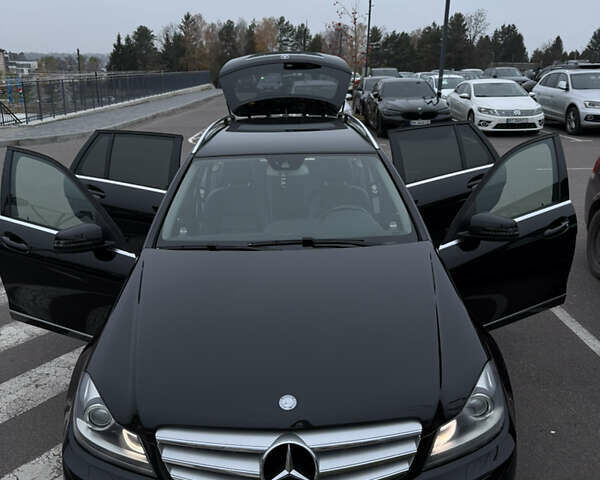 Черный Мерседес Ц-Класс, объемом двигателя 2.14 л и пробегом 295 тыс. км за 12500 $, фото 21 на Automoto.ua