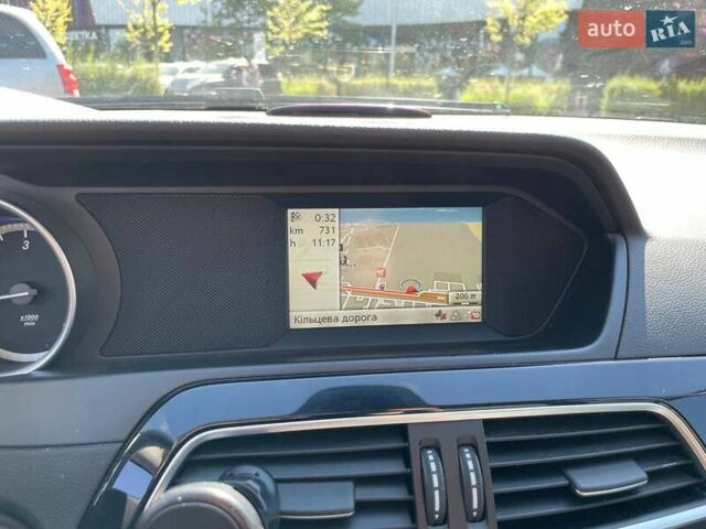 Чорний Мерседес Ц-Клас, об'ємом двигуна 2.14 л та пробігом 284 тис. км за 10990 $, фото 16 на Automoto.ua