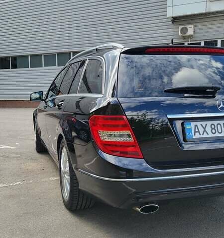 Чорний Мерседес Ц-Клас, об'ємом двигуна 2.14 л та пробігом 299 тис. км за 10700 $, фото 5 на Automoto.ua