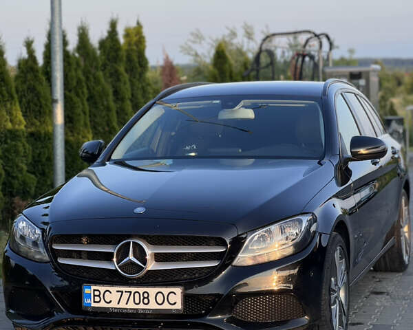Чорний Мерседес Ц-Клас, об'ємом двигуна 2.2 л та пробігом 261 тис. км за 17000 $, фото 1 на Automoto.ua