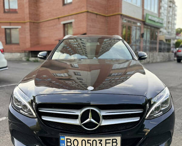 Черный Мерседес Ц-Класс, объемом двигателя 2.14 л и пробегом 148 тыс. км за 17999 $, фото 2 на Automoto.ua