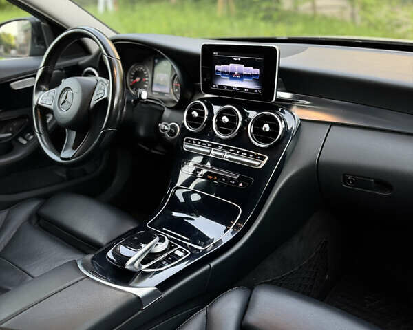 Черный Мерседес Ц-Класс, объемом двигателя 2.14 л и пробегом 148 тыс. км за 17999 $, фото 11 на Automoto.ua