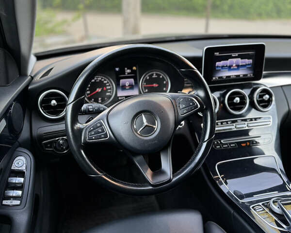 Черный Мерседес Ц-Класс, объемом двигателя 2.14 л и пробегом 148 тыс. км за 17999 $, фото 8 на Automoto.ua